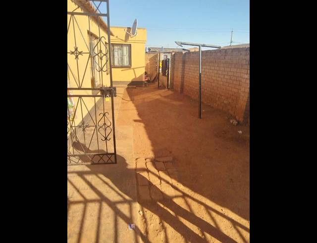 3 BEDROOM HOUSE FOR SALE IN MOLELEKI
